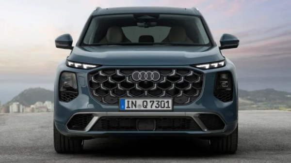 Yeni Audi Q7 ve SQ7 Tanıtıldı: 591 Beygirlik V8 Motor Dikkat Çekiyor 2 Yeni Audi Q7 ve SQ7 2